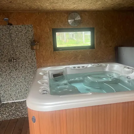 Villa Avec Piscine Et Jacuzzi *