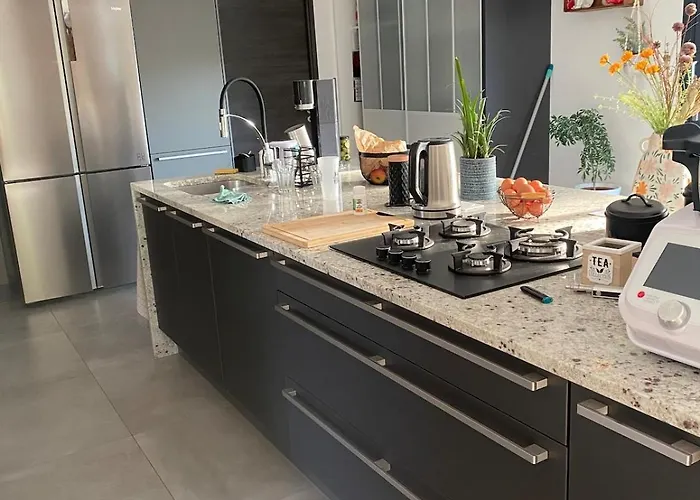 Avec Piscine Et Jacuzzi * Escource